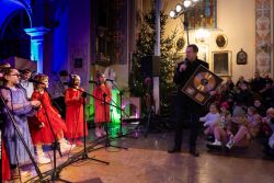 KONCERT-42lip-1.jpg